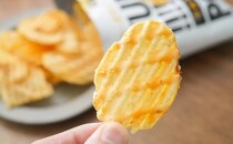 「ピザポテト」好き必見!? 超濃厚ポテトチップスが全国発売に