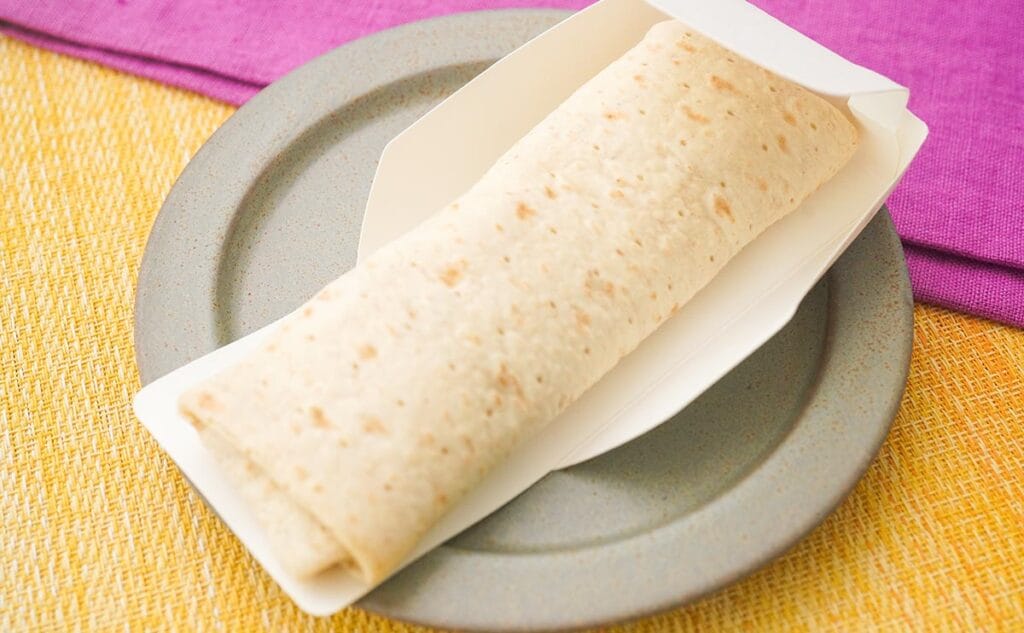 セブン新作ブリトーはウインナー2本と絶品ソース入り！