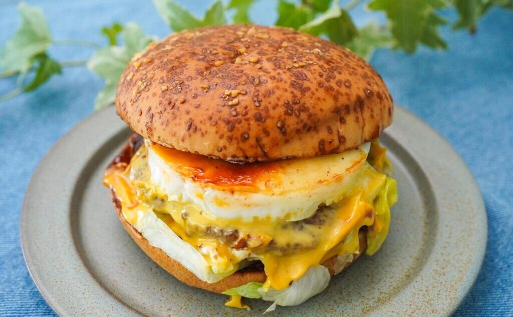 「マジでうまい」「また食べよ」話題のマックバーガーとは