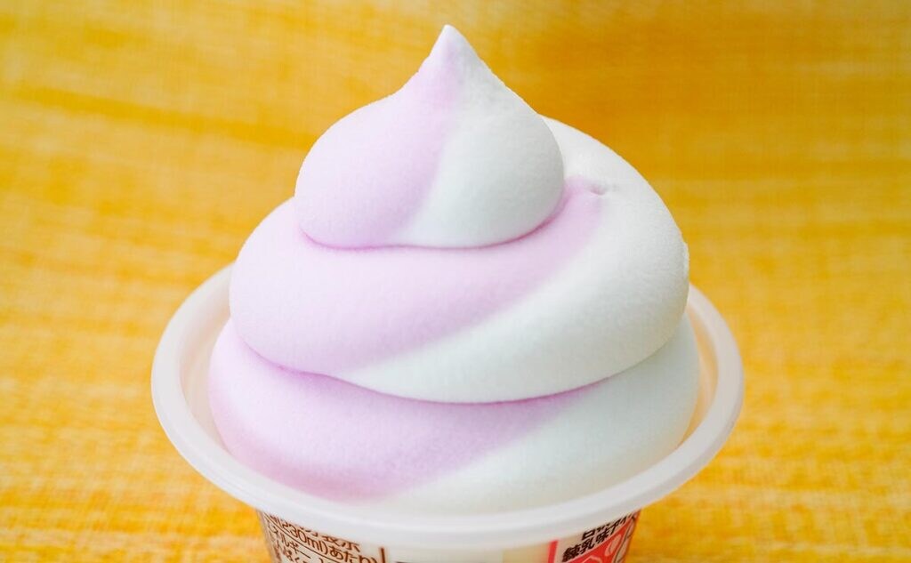 【ファミマ】練乳ソフトに新商品登場!いちごの次は何味?