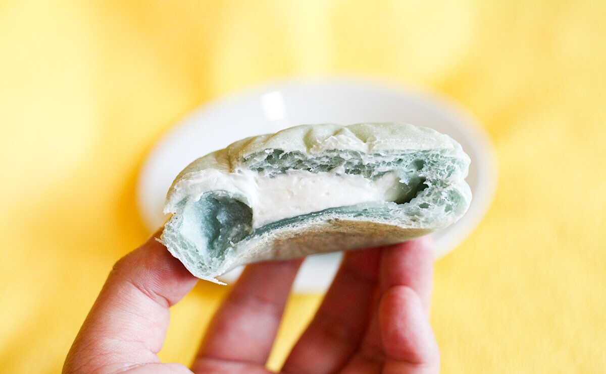 ローソン正気か!? 新作あんぱんを食べたら想像以上にラムネだった…！