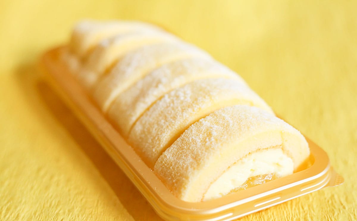 「もち食感ロール」の新作はレモン！　真ん中のやつがナイスです！