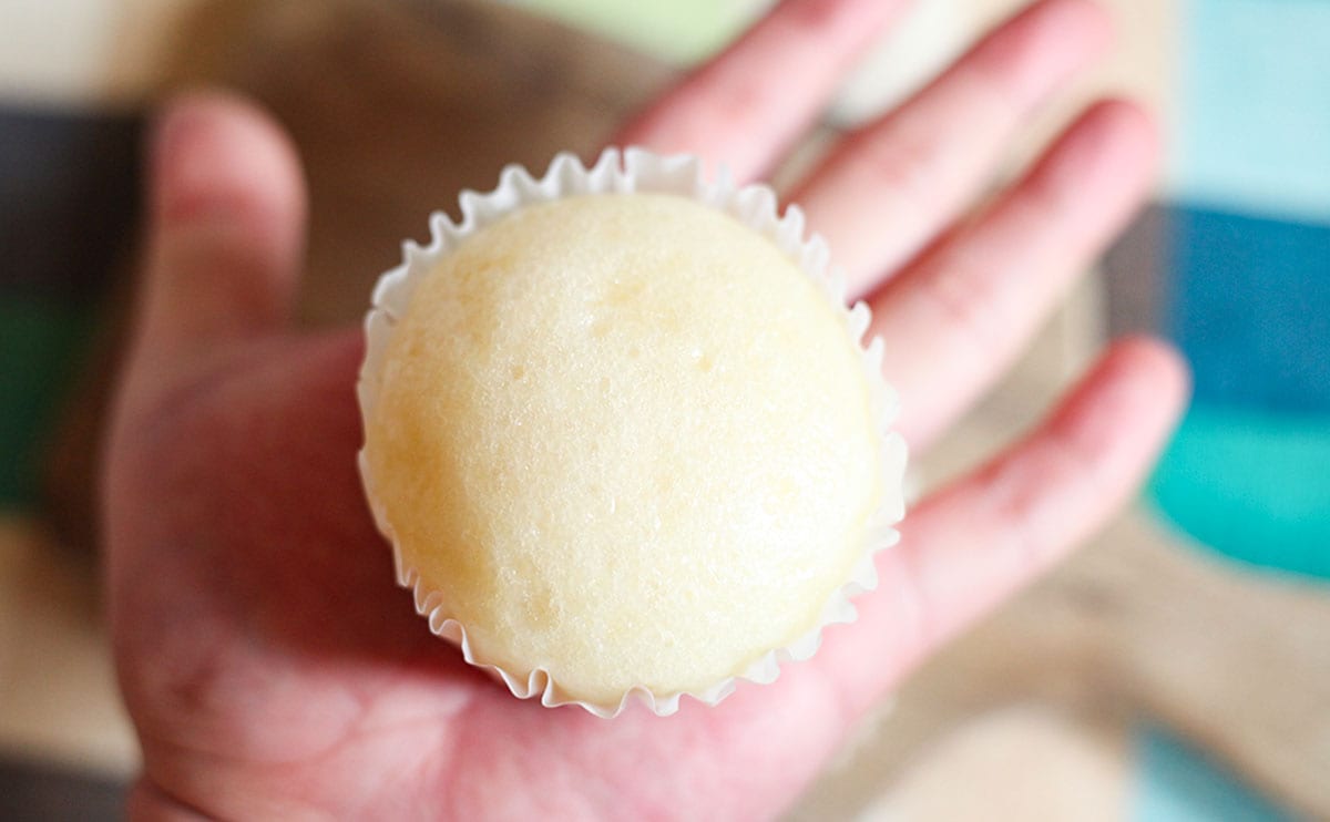 衝撃の鬼もっちり…!ローソンの“クセ強パン”に新作!