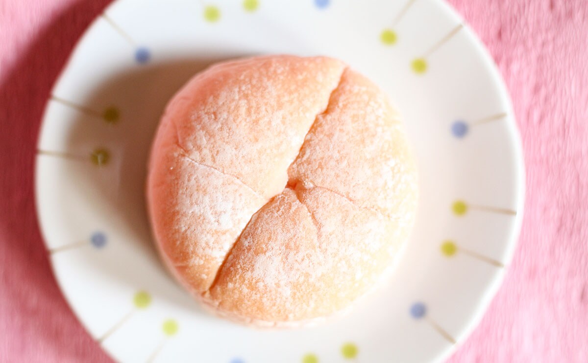 フレッシュな甘さがナイス！桃好きは要チェックのローソンパンとは？