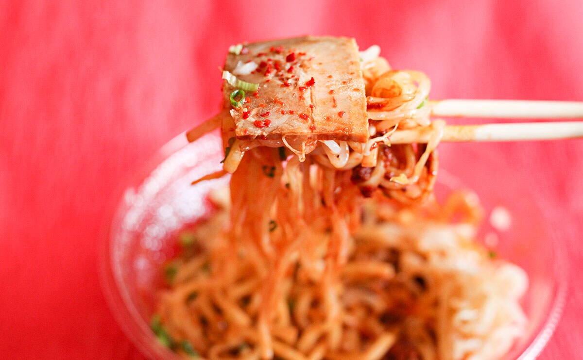 【レベル5】「唇が痛い」「辛すぎる」激辛好きも唸るローソン新商品とは?