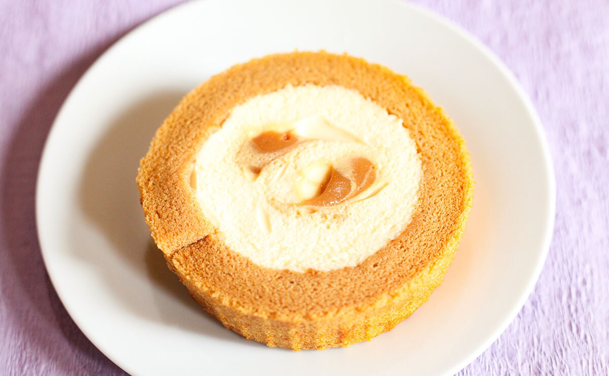 おすすめ度120％！八天堂コラボの新作ロールケーキがガチでうまい