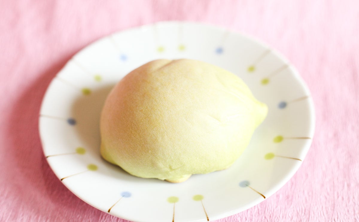 クリームぎっしりで最高！ローソンの新作メロンパン、リピ確！
