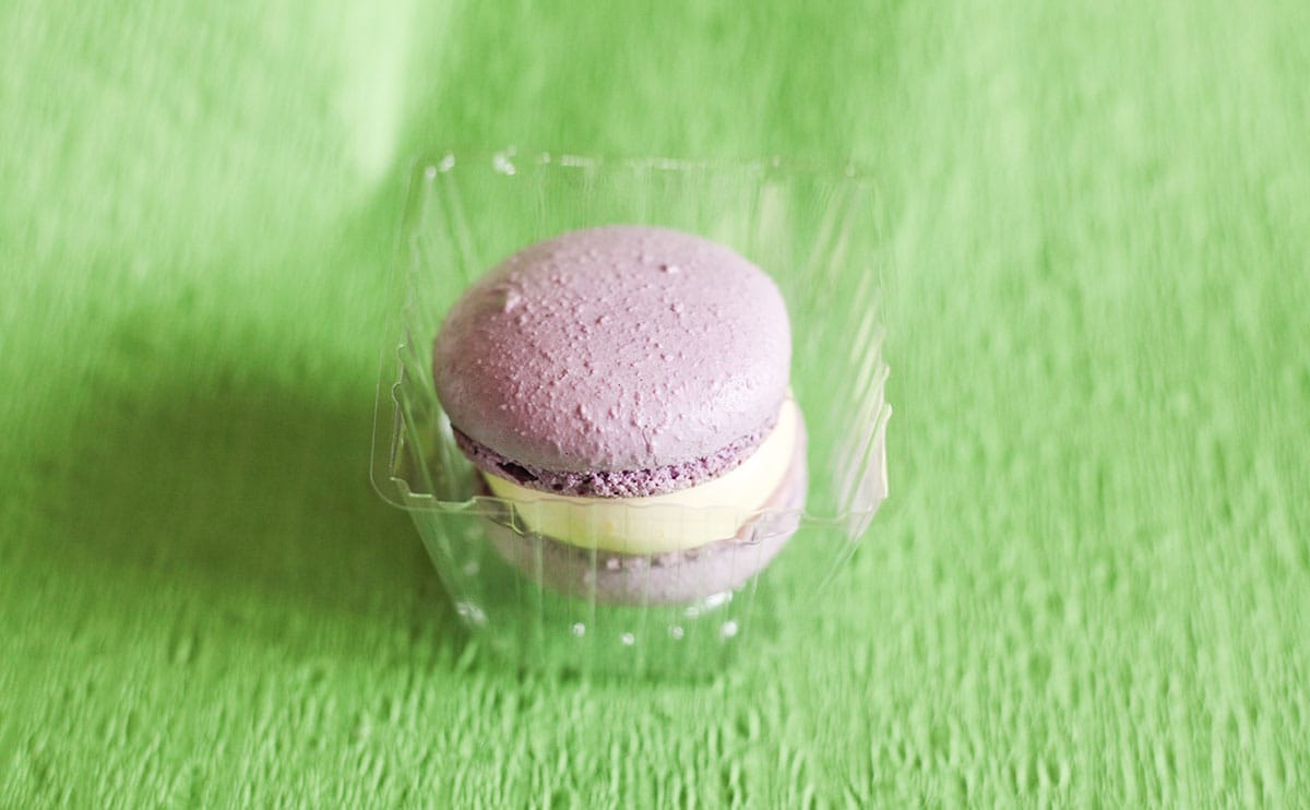 ローソンで発見！紫色のスイーツの正体は…？