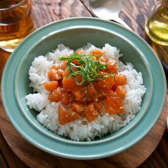 【あゆの簡単スポ飯】疲れにくい身体作りに！「サーモンのごま漬け丼」