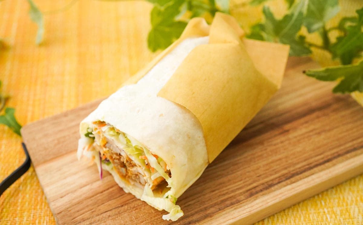 「クセになる」「とってもおいしい」セブン、人気店監修の軽食が最高