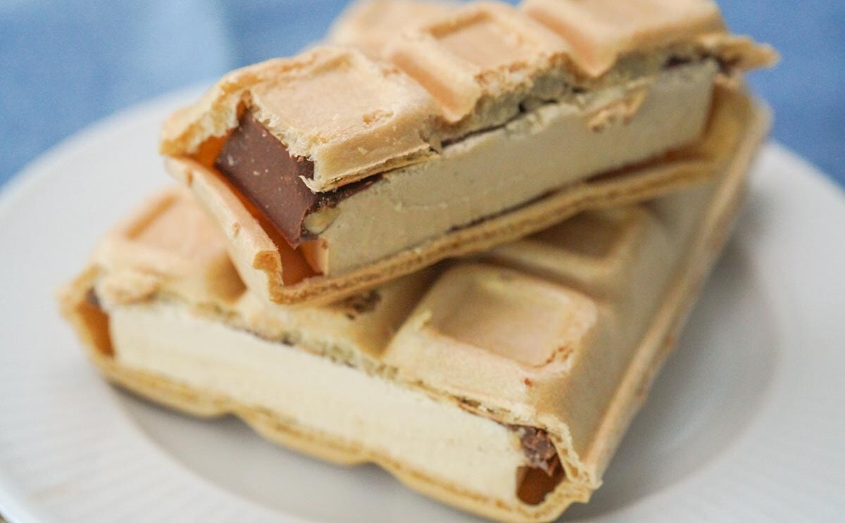 「ハマってる」「めちゃうま」セブン限定アイスは驚愕の食感!?