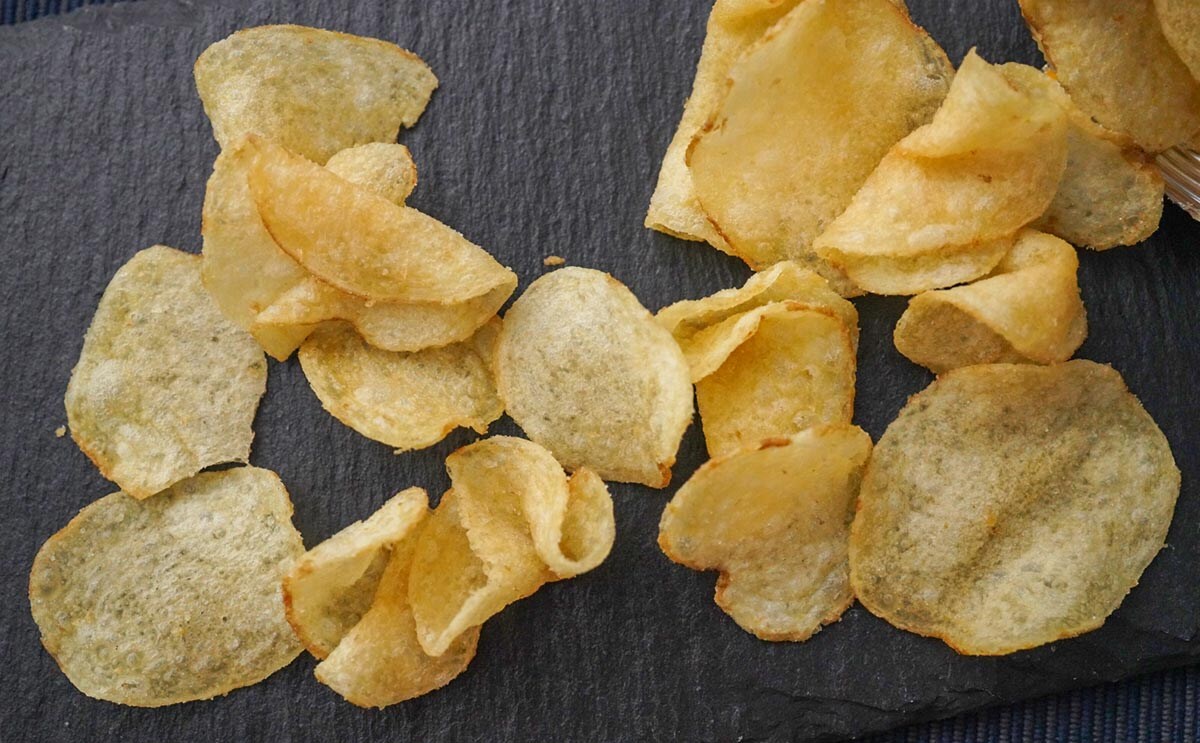 【カルビー】人気ポテトチップスから限定フレーバーが再登場！