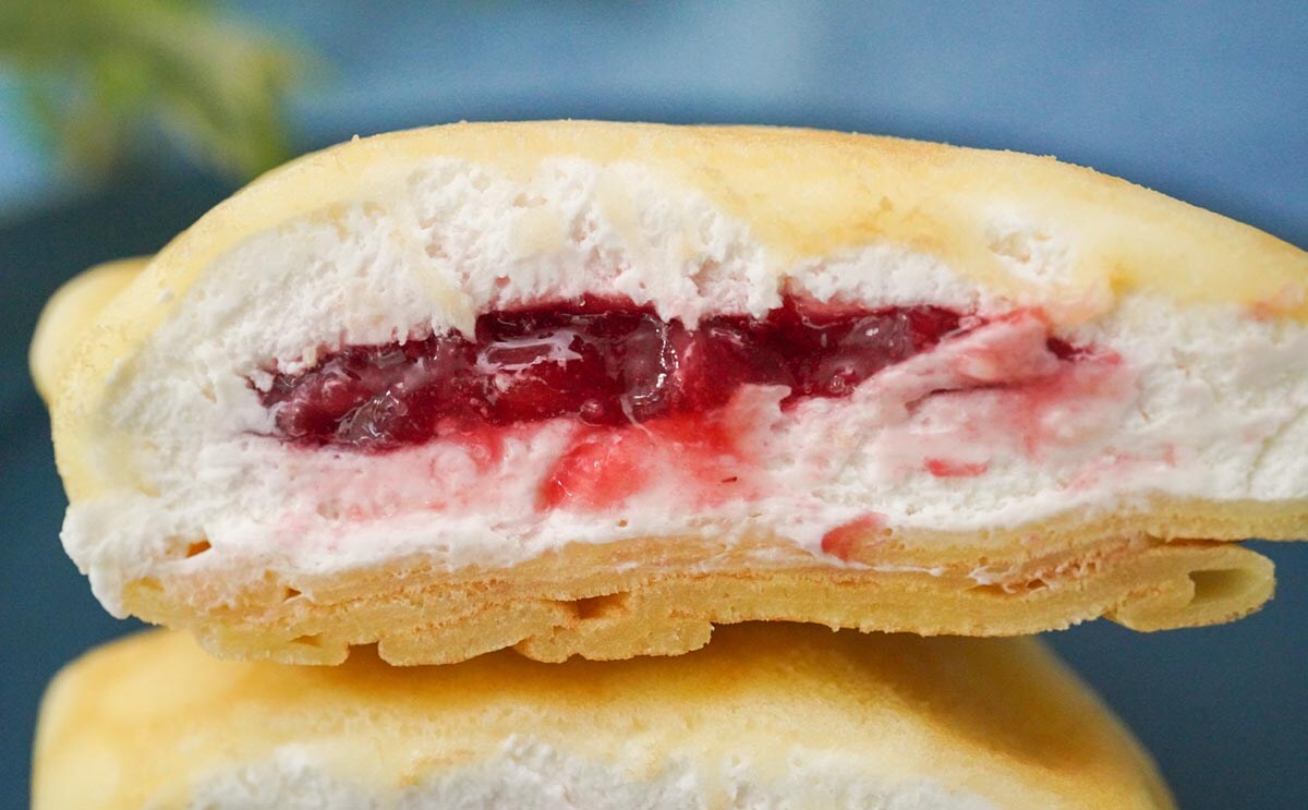 「めちゃくちゃおいしい」「絶対食べたい」セブンの新クレープ、中身は?