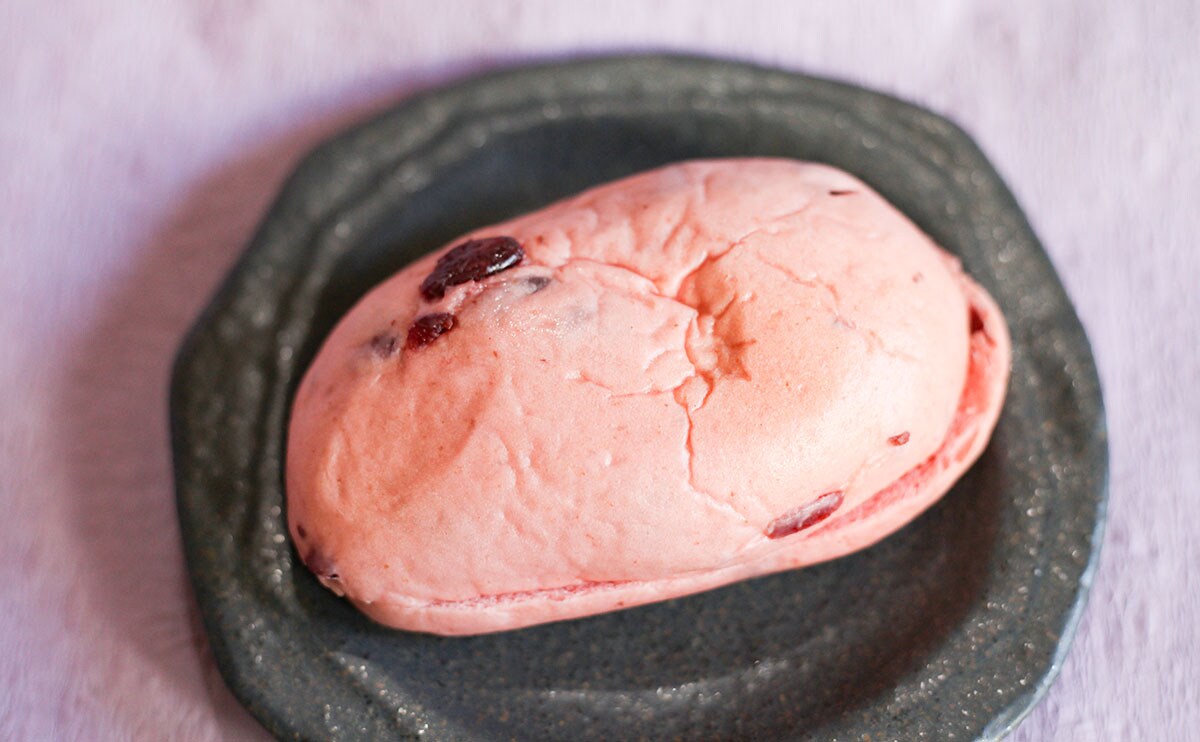 クランベリーが“ベリー”ナイス！ローソンのもっちり系パンにハマりそう！