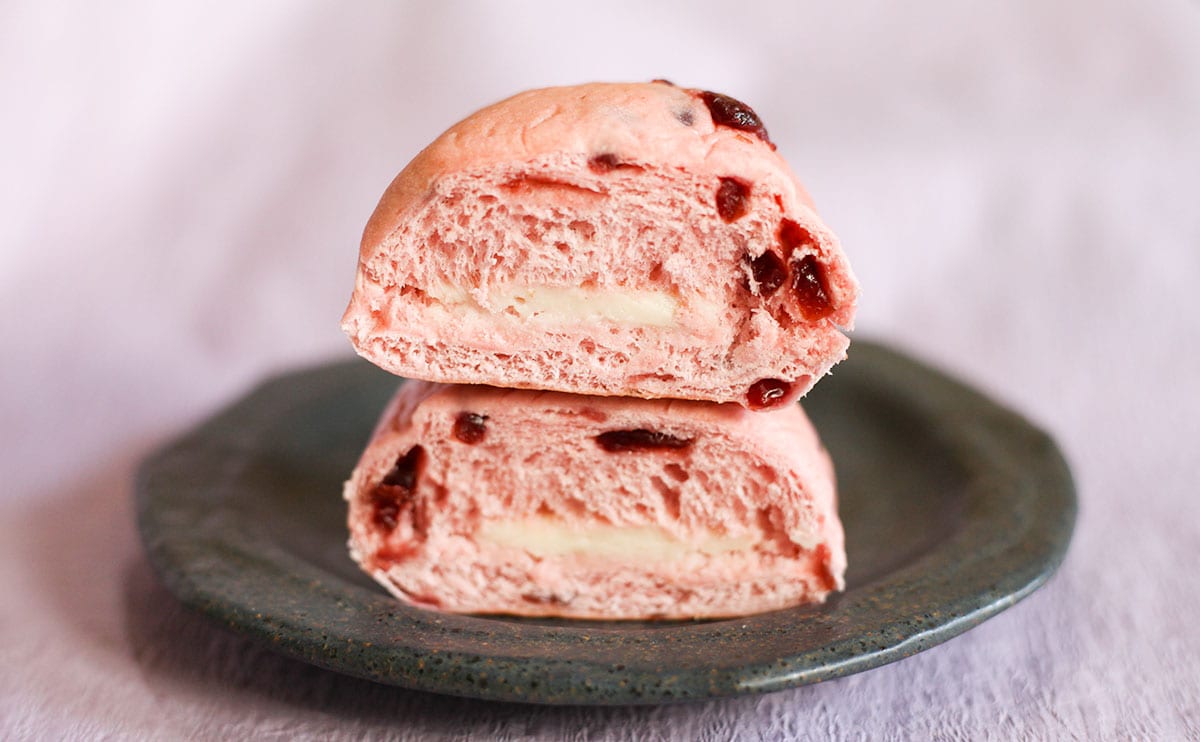 クランベリーが“ベリー”ナイス！ローソンのもっちり系パンにハマりそう！