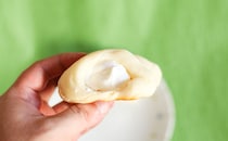 ダブルクリームが贅沢！ローソンのもちもち系新作パン