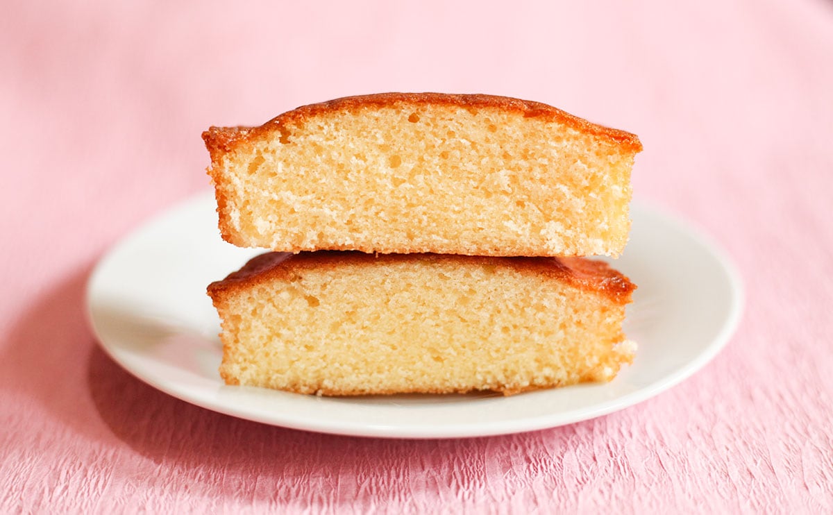 地味だけど激うま!ローソンの「しっとりバターケーキ」がおやつに最高だった