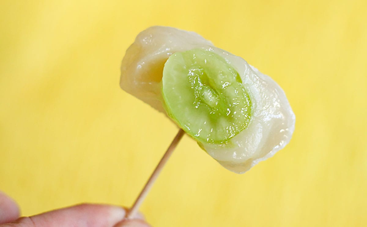 ぷちっと弾ける！ローソンのシャインマスカット新商品！