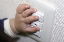 コンセントカバーでいたずら防止！選び方と種類別おすすめ商品11選