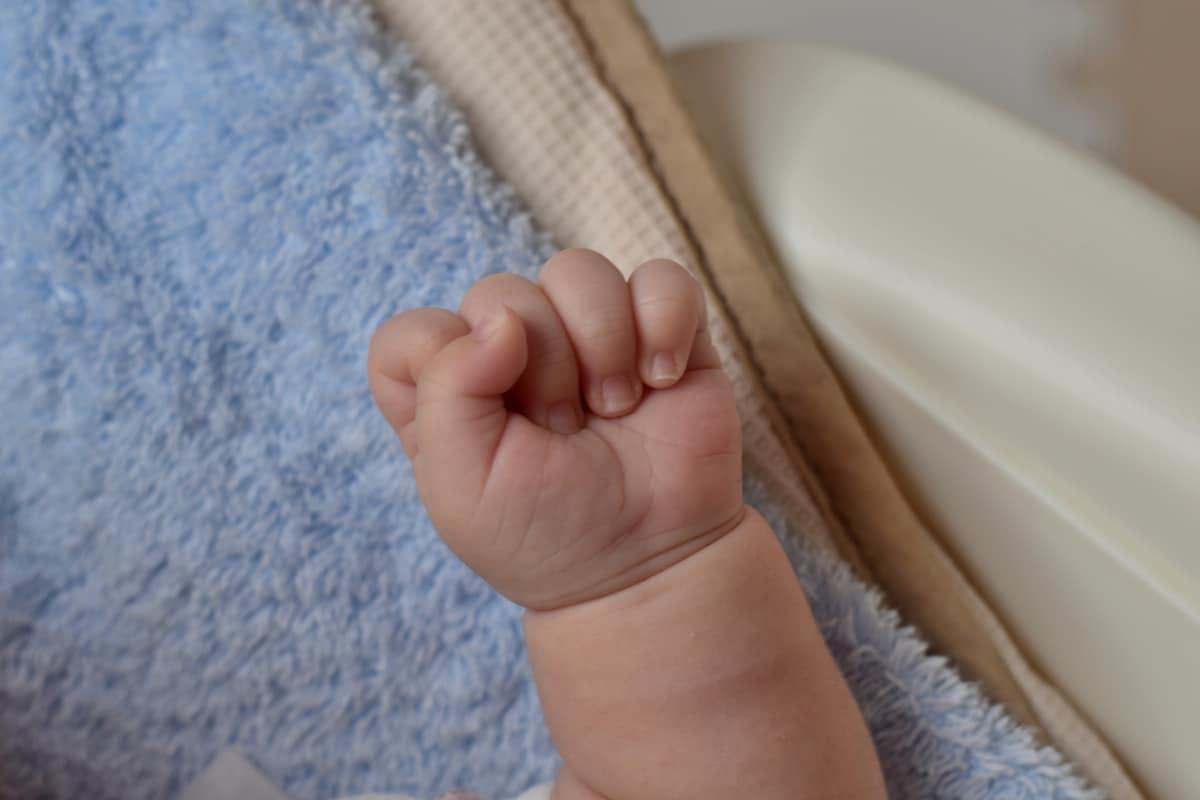 ベビーサインはいつから始める?やり方やメリット・注意点も解説