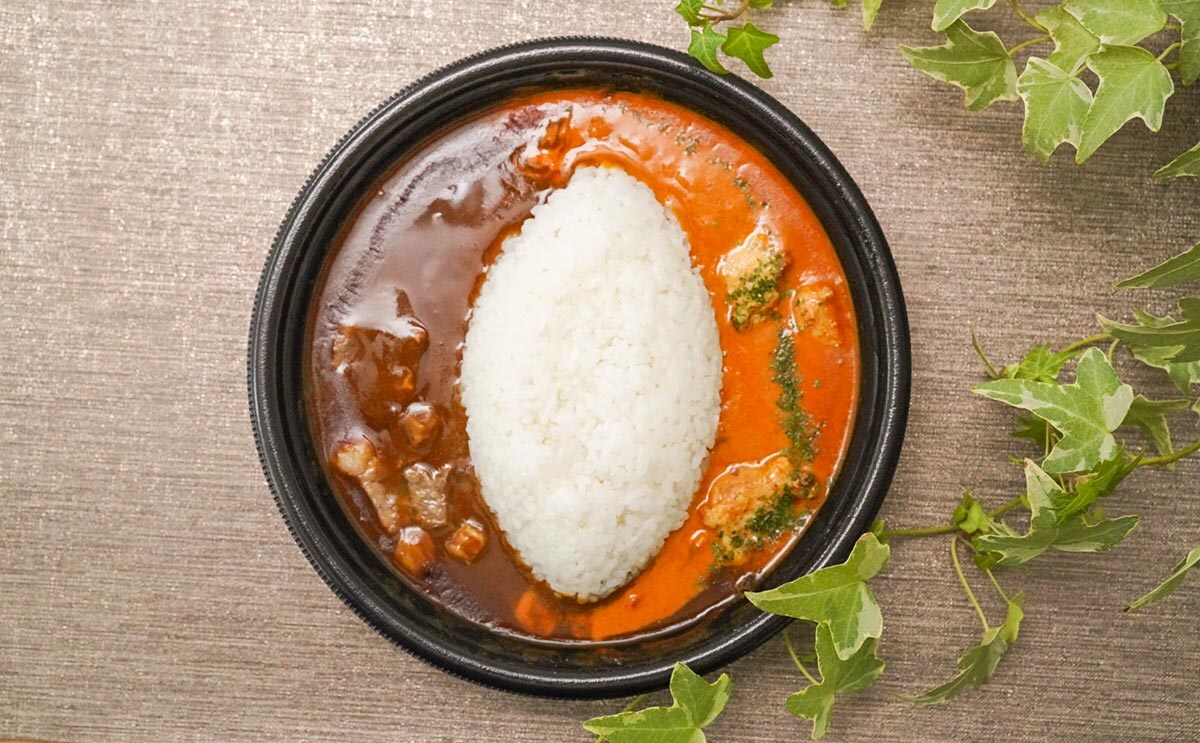 2種カレーを味わうセブン新商品が想像以上に激うまだった!