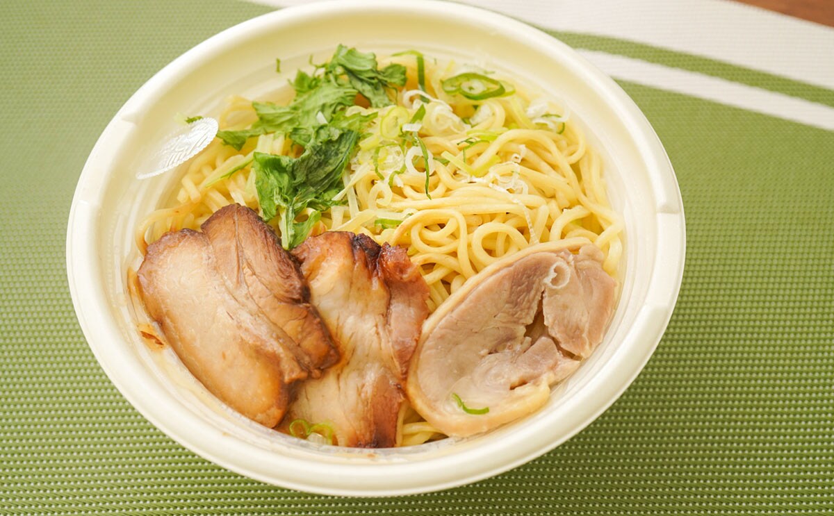 「再現度が高い」「完璧な味」セブンの新麺がうまいらしい