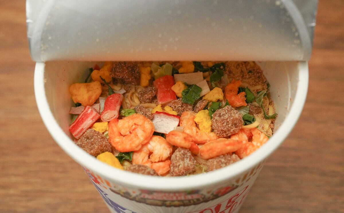 「具材が多くて満足」「最強の味」一度は食べておきたい話題カップ麺