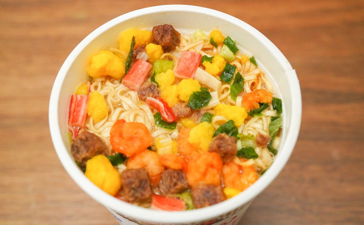 「具材が多くて満足」「最強の味」一度は食べておきたい話題カップ麺