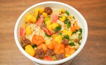 「具材が多くて満足」「最強の味」一度は食べておきたい話題カップ麺