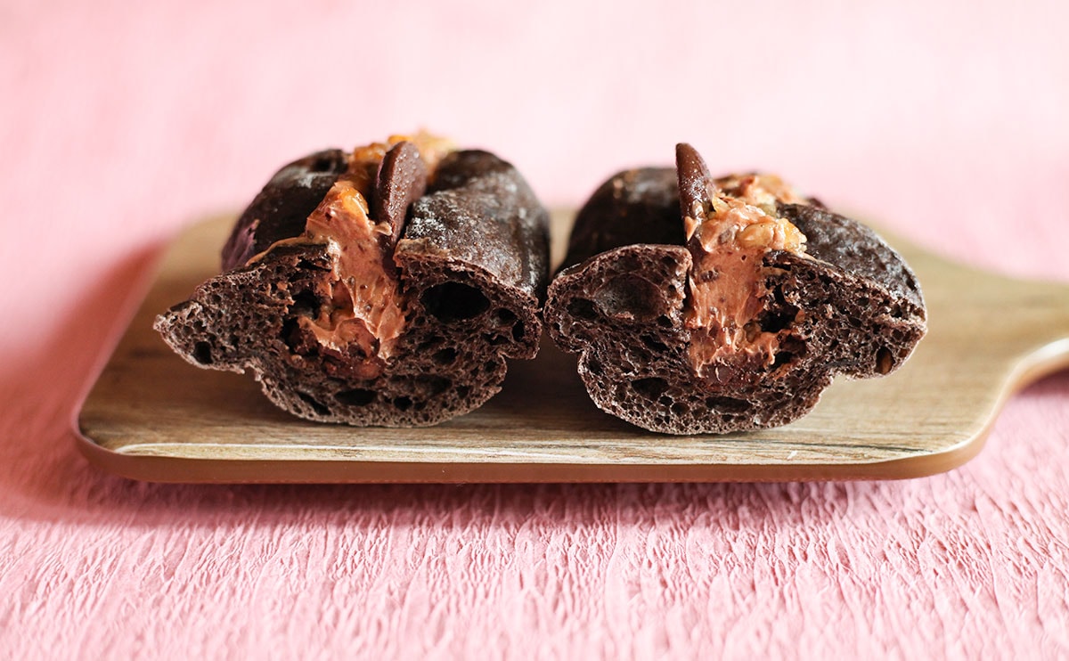 GODIVAコラボのパンはチョコよりナッツが好評!?