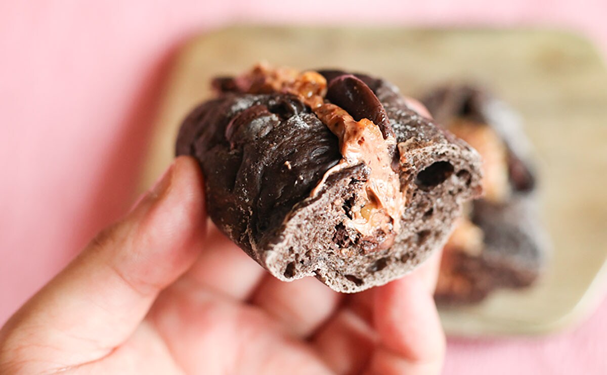 GODIVAコラボのパンはチョコよりナッツが好評!?
