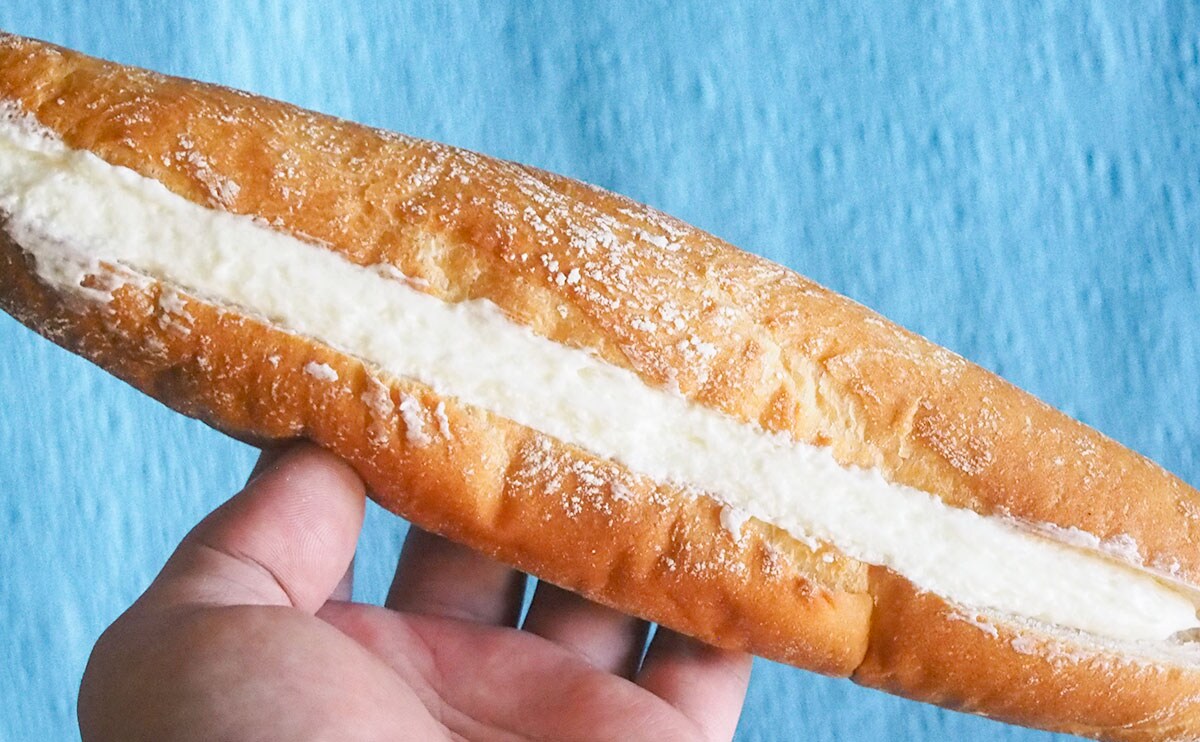 さすが定番！金のパッケージが目印のローソン激うまパンとは？