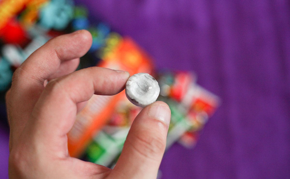 食べたら舌を出してみて!不思議なキャンディ見つけた!