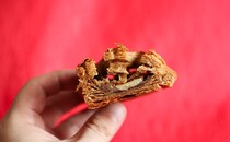 食べづらいけどめちゃうま！！ローソンの新作パイはサックサク！