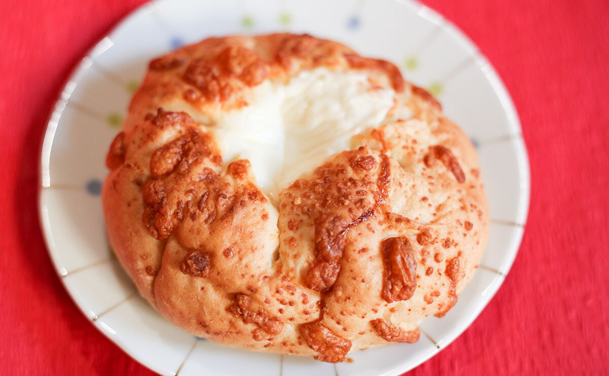 地味だけど激うま！ローソンの新作パン、ハイカロリーだけどおすすめ！