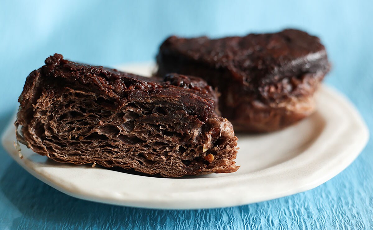 「3日連続で食べてる」「思った以上にチョコ」ローソンの限定新商品を食べてみた