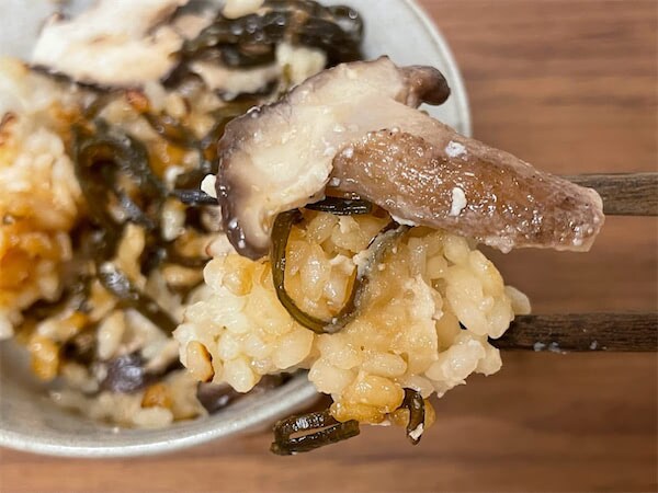 【#牛乳料理部】牛乳で「土鍋炊ききのこごはん」作ってみた！火加減だけ見れば土鍋は簡単！まろウマ！