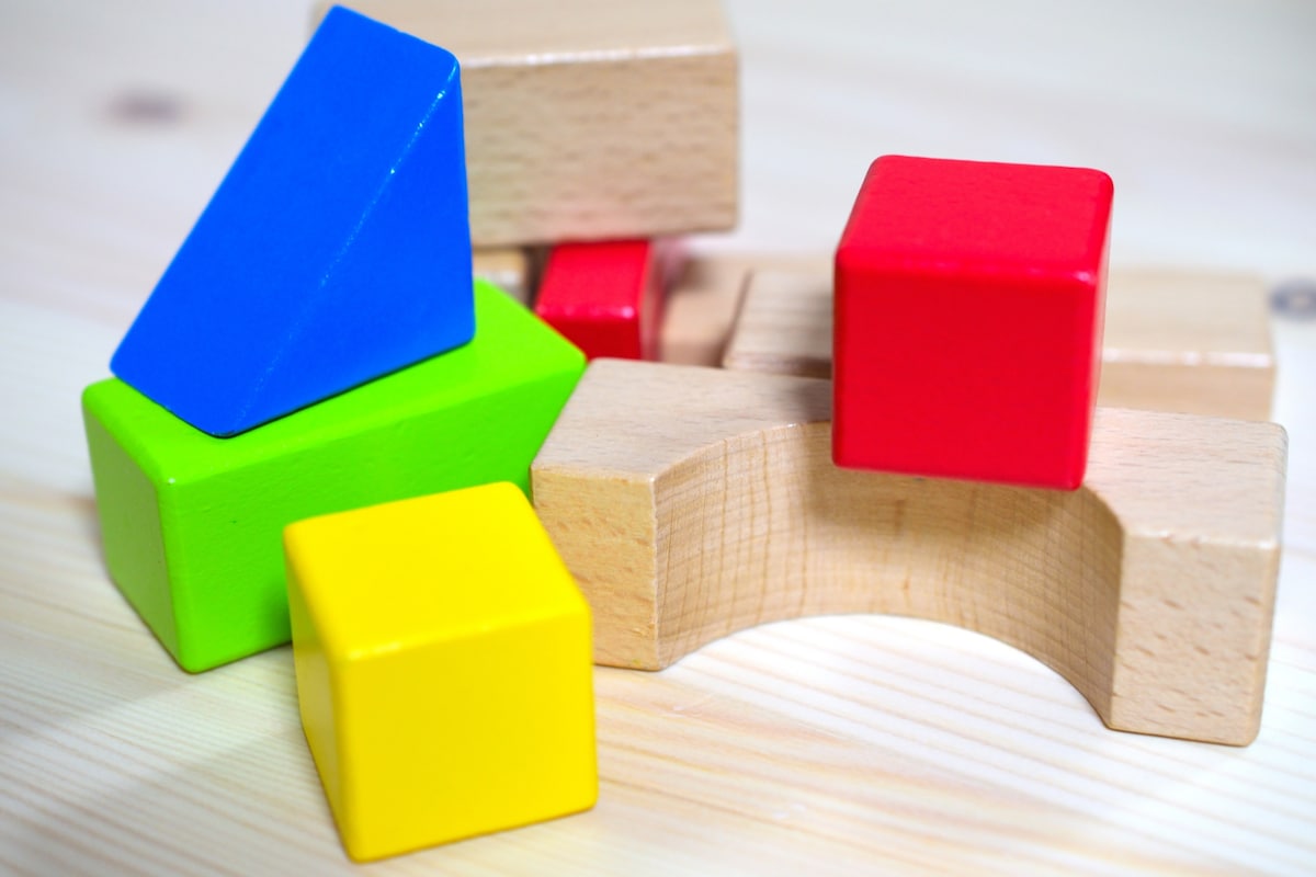 ブロックおもちゃのおすすめ10選！期待できる教育効果と選び方も解説