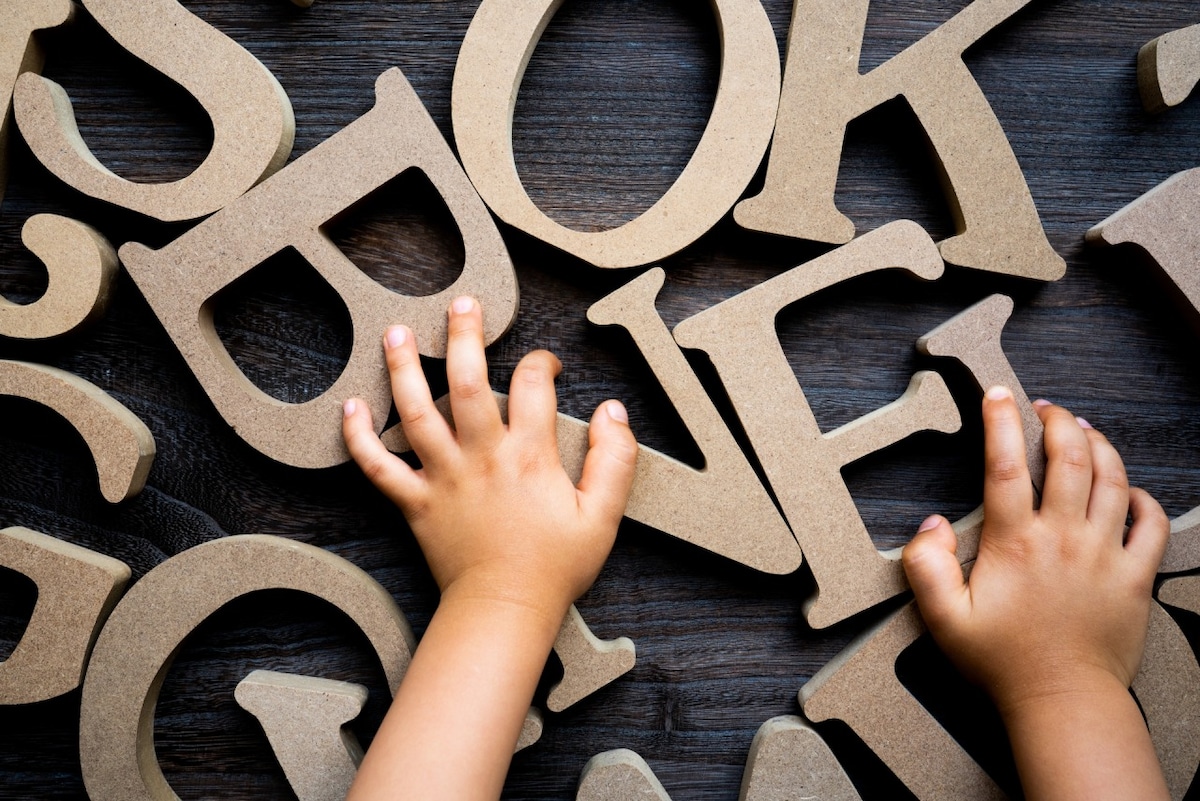 子育てしながら英語を学ぼう!フレーズ豊富な本・アプリを紹介