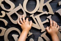 子育てしながら英語を学ぼう！フレーズ豊富な本・アプリを紹介