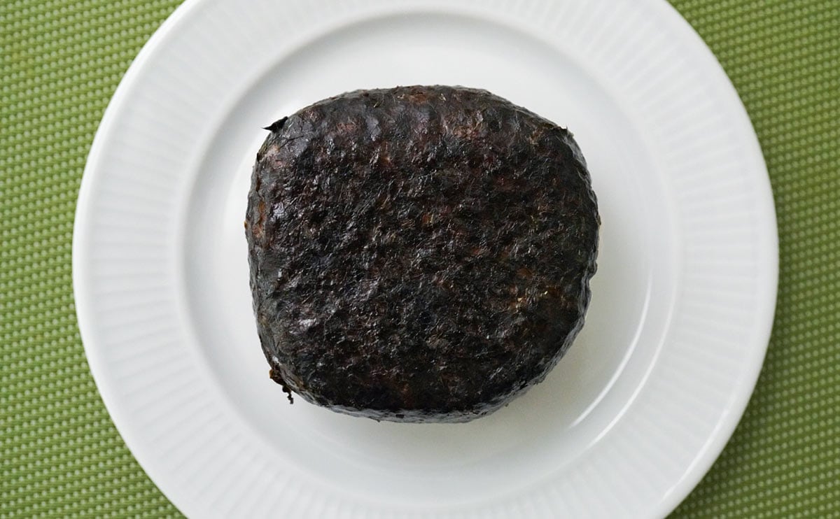 「おいしすぎる」210円で買えるファミマの黒い塊とは