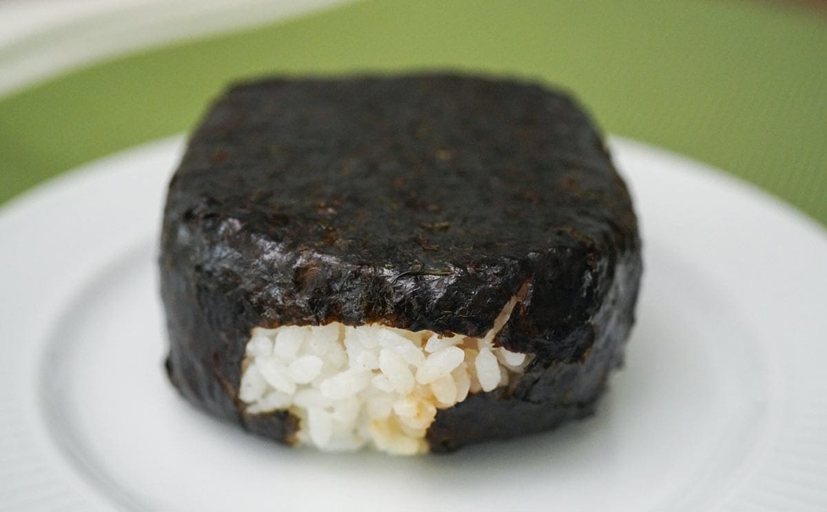 「おいしすぎる」210円で買えるファミマの黒い塊とは