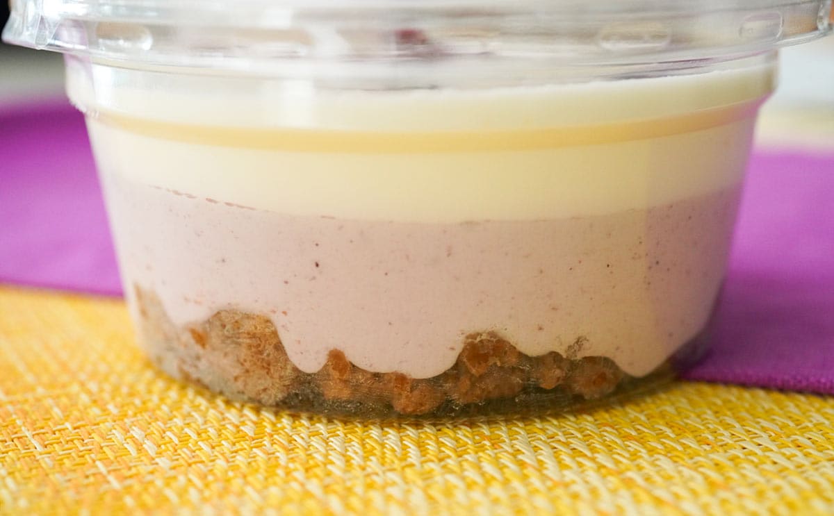 セブン-イレブンの「ハロウィン ブルーベリーフロマージュ」