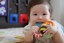 歯がためは何のために使うの？選び方のポイントとおすすめ商品