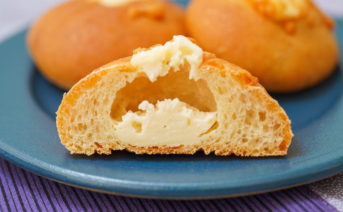 「7プレミアム ハニーフロマージュパン 3個入」の断面