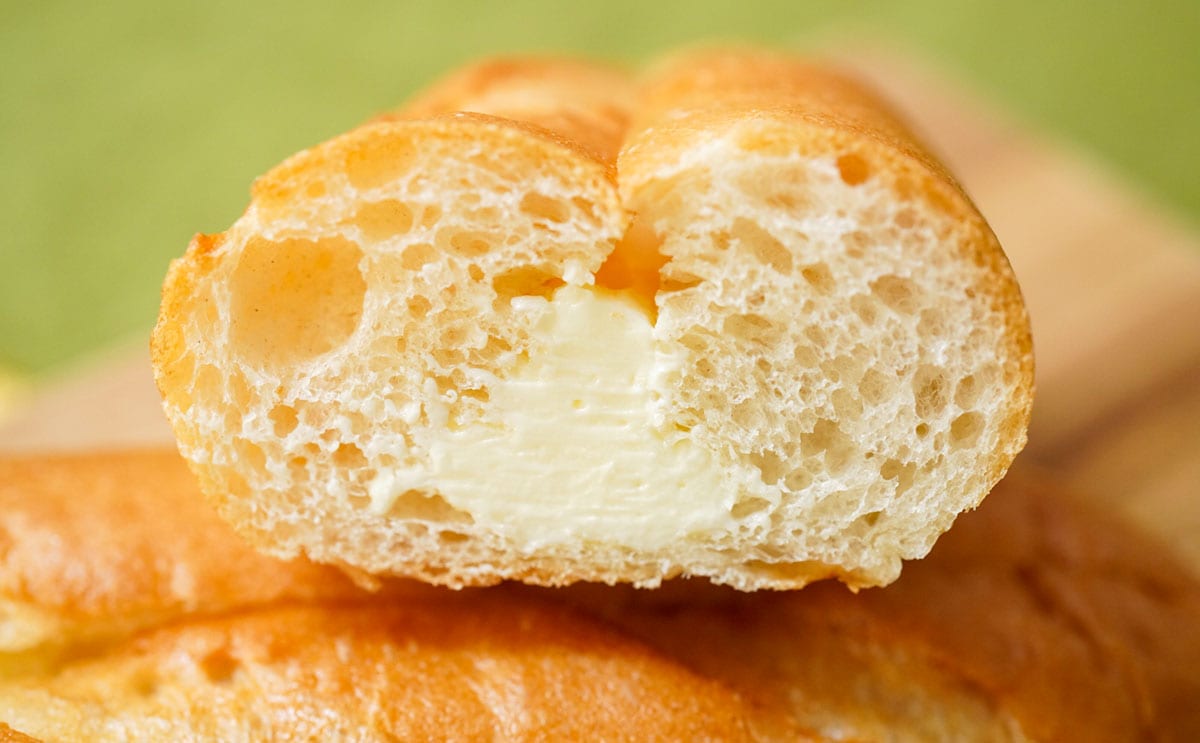 「間違いないうまさ」「買い占めた」セブンの人気菓子パンとは