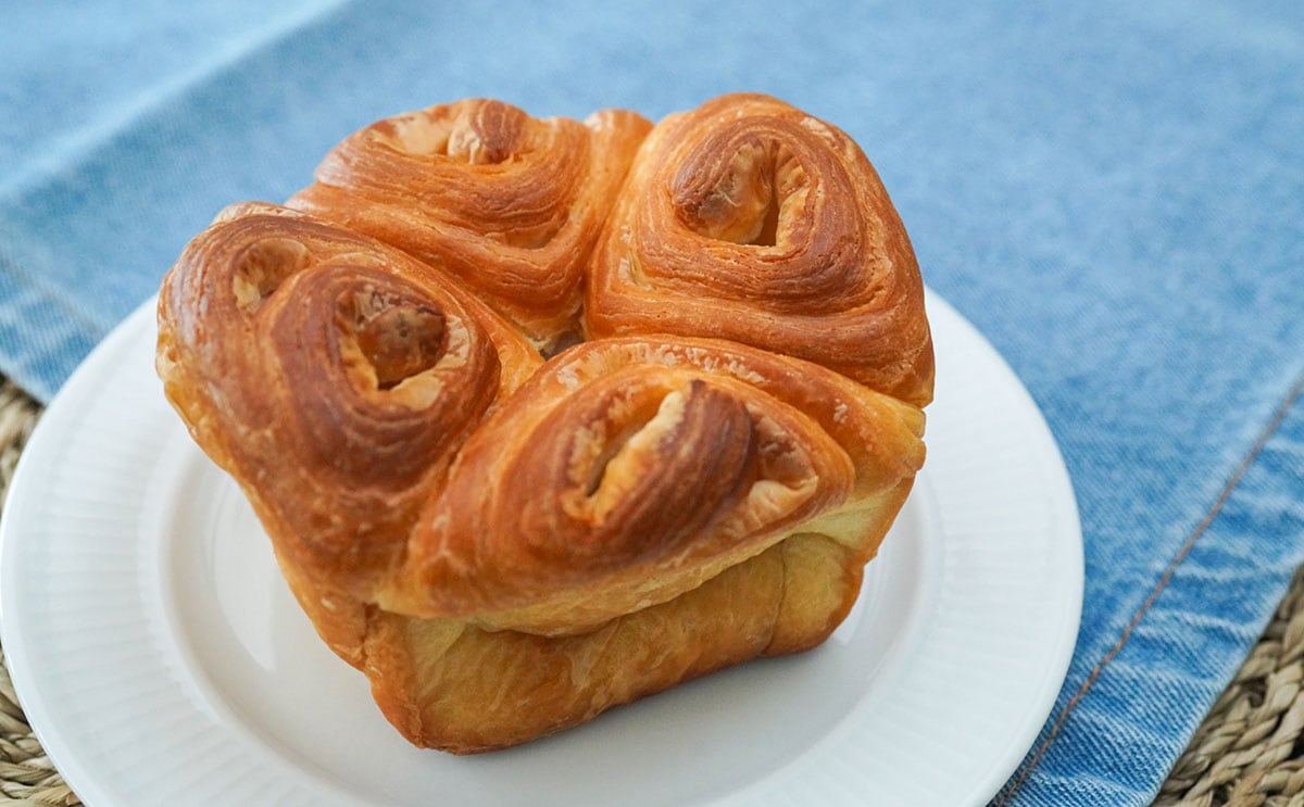 セブン新作パン、カロリーの塊だけど食べまくりたい