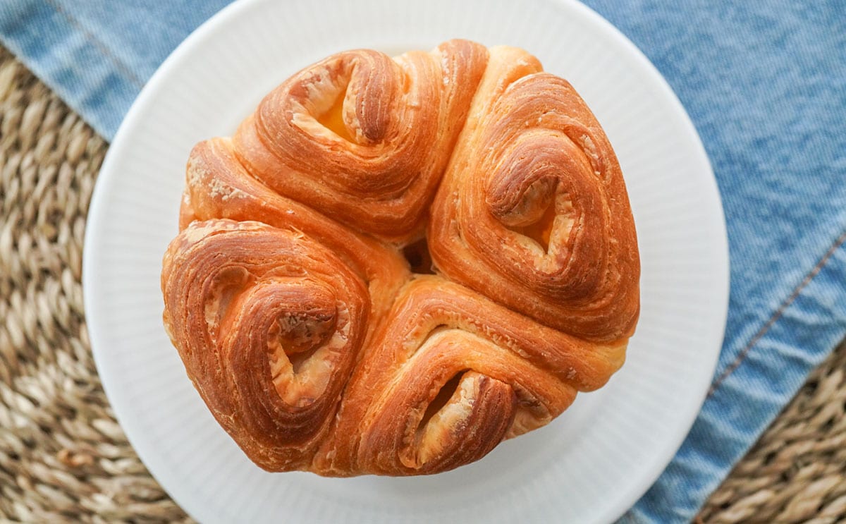 セブン新作パン、カロリーの塊だけど食べまくりたい