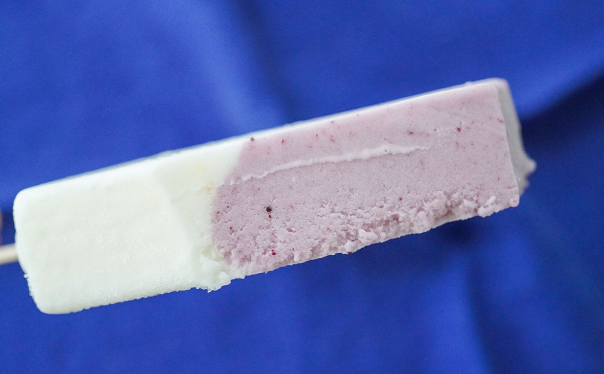 「シャキ子さんブルーベリー＆りんごヨーグルト味」の断面