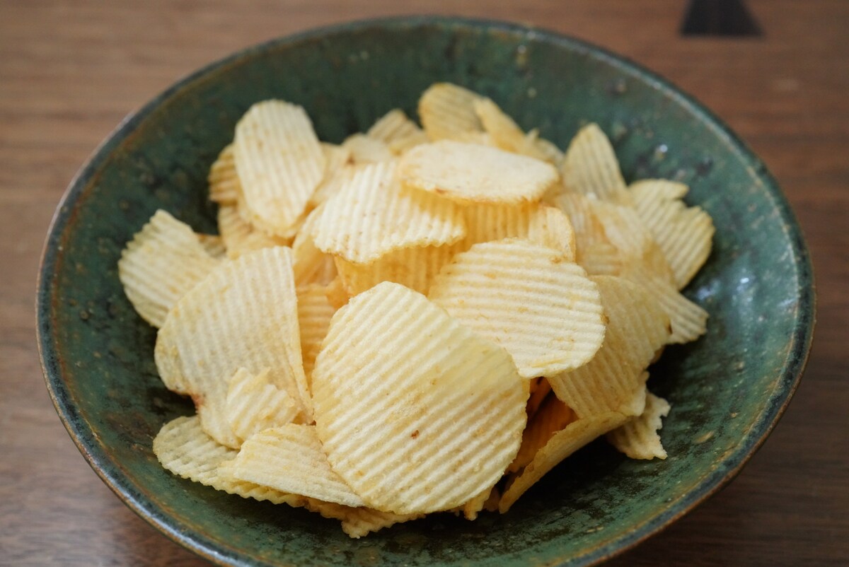 やみつき度スゴい!人気ポテトチップスが進化して復活
